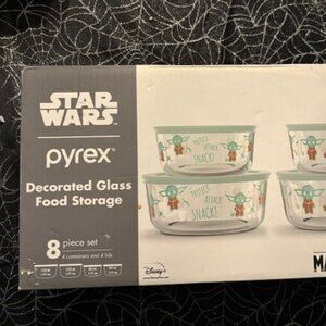 New in Box Star Wars The Mandalorian Pyrex 8 Piece Glass Food Storage Set